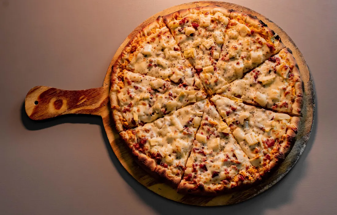Fotografia de pizza vista de cima para pizzaria em Londrina